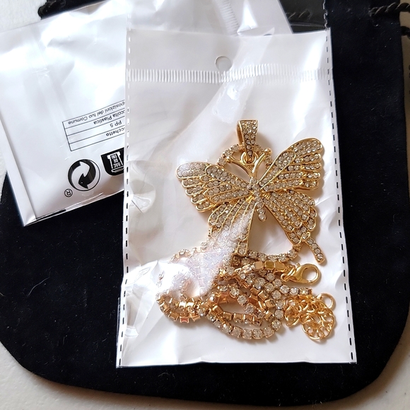 OTL Boho Butterfly Pendant Necklace Rhinestones Goldtone Chain 21" NEW - Picture 12 of 12